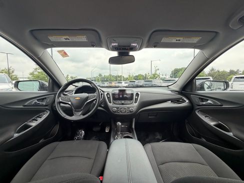 Used 2016 Chevrolet Malibu LT FWD image 8