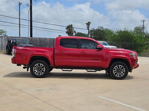 Used 2023 Toyota Tacoma TRD Sport w/ Technology Package image 4