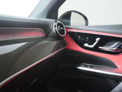 Used 2026 Mercedes-Benz GLC 43 AMG 4MATIC image 25