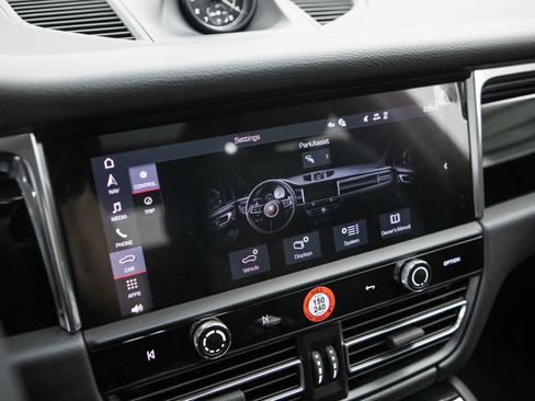 New 2026 Porsche Macan AWD/4WD image 15