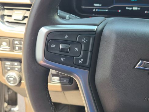 Used 2022 Chevrolet Tahoe Z71 w/ Z71 Off-Road Package AWD/4WD image 17