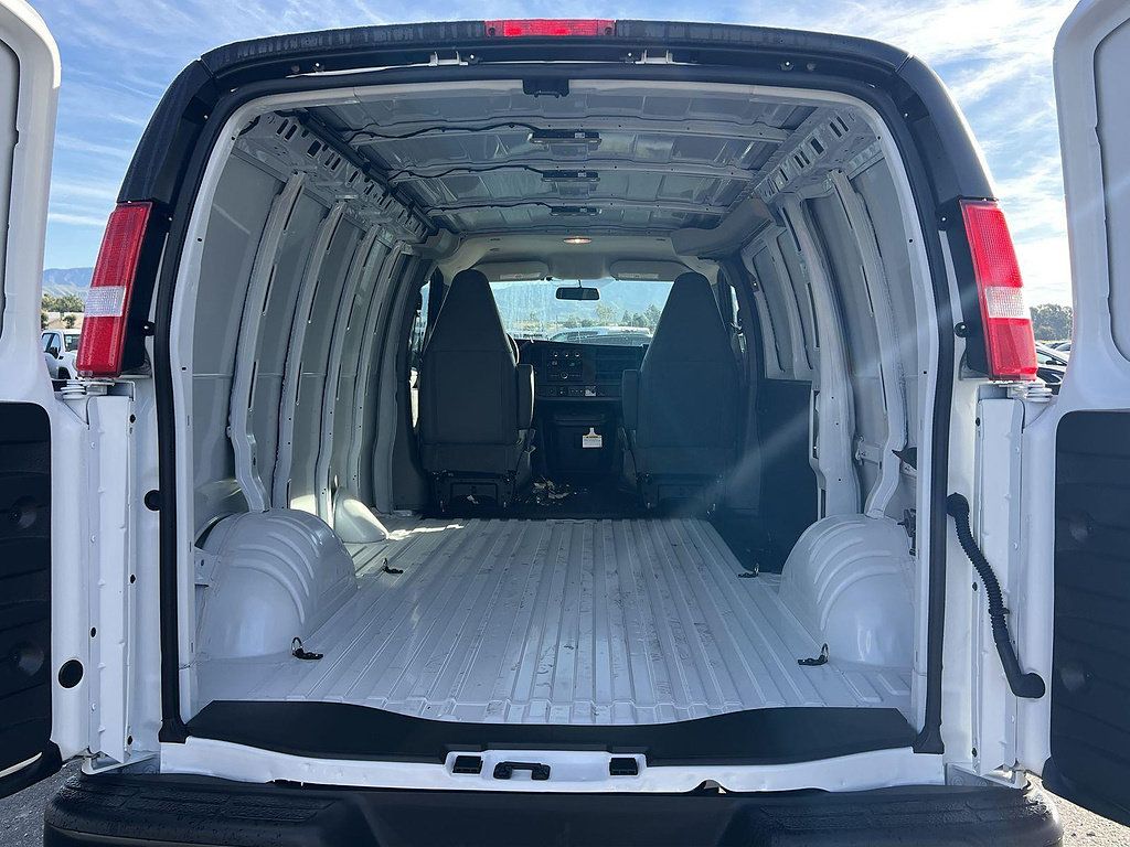 New 2026 GMC Savana 2500 w/ Driver Convenience Package RWD image 17