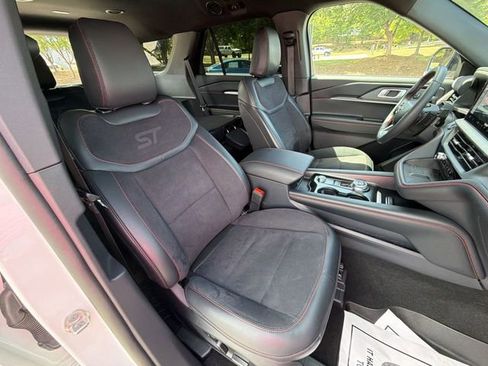 Certified 2025 Ford Explorer ST AWD/4WD image 29