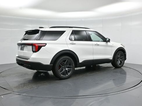 New 2026 Ford Explorer ST-Line image 28