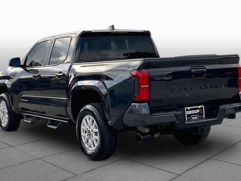 Used 2025 Toyota Tacoma SR5 AWD/4WD image 12