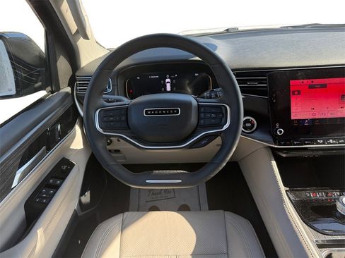 Used 2024 Jeep Wagoneer Series II w/ Flexible Seating Group image 12