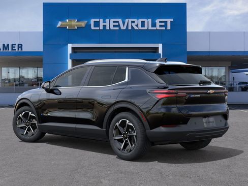 New 2026 Chevrolet Equinox EV LT image 3