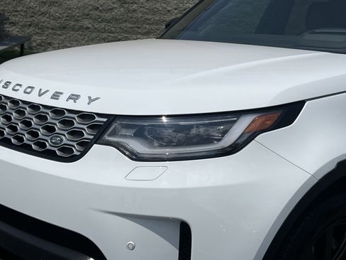 Certified 2025 Land Rover Discovery S AWD/4WD image 12