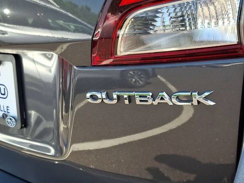 Used 2018 Subaru Outback 2.5i Premium AWD/4WD image 32