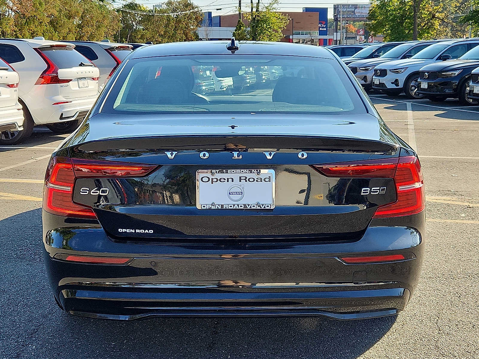 Certified 2024 Volvo S60 B5 Plus w/ Climate Package AWD/4WD image 5