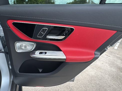 Used 2024 Mercedes-Benz GLC 43 AMG 4MATIC image 25