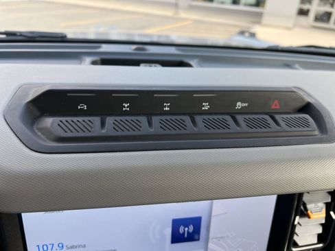 Used 2021 Ford Bronco Badlands image 24