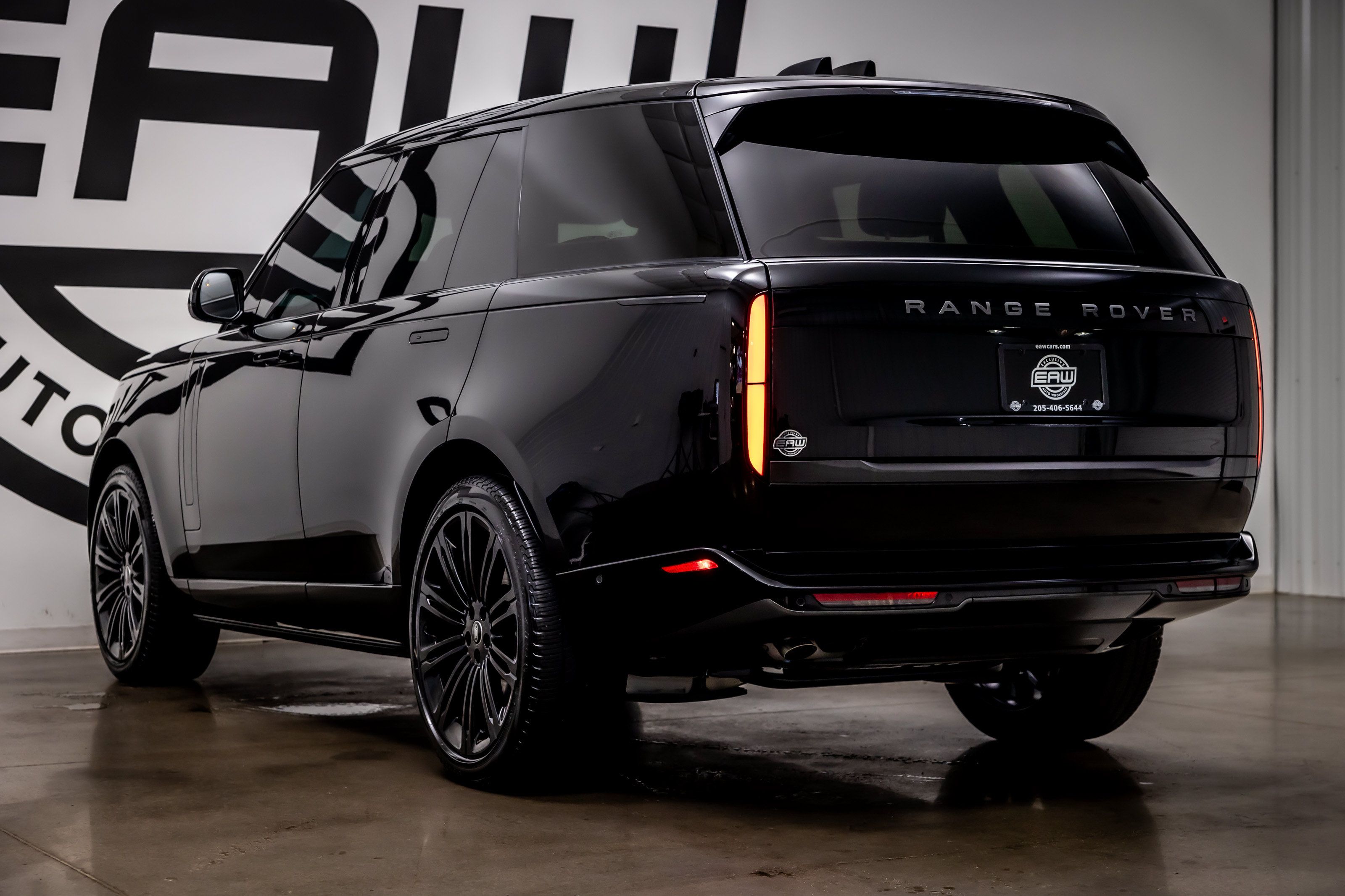 Used 2024 Land Rover Range Rover SE AWD/4WD image 33