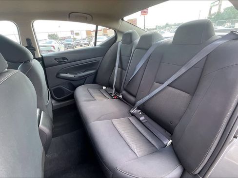 Used 2025 Nissan Altima 2.5 SV FWD image 27