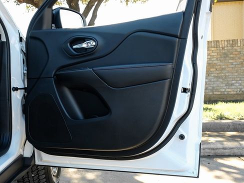 Used 2022 Jeep Cherokee Trailhawk w/ Premium Leather Package image 58