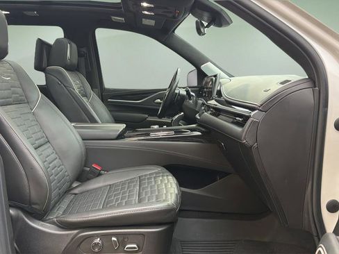 Used 2023 Cadillac Escalade V image 11