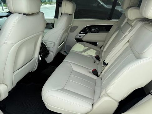 Used 2024 Land Rover Range Rover Long Wheelbase SE AWD/4WD image 8