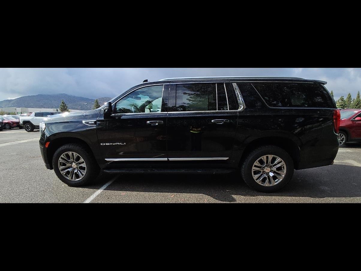 Used 2021 GMC Yukon XL Denali AWD/4WD image 9
