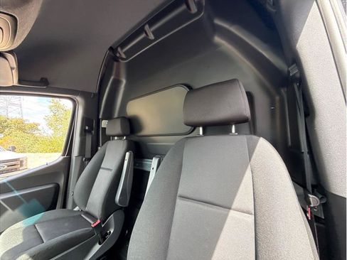 Used 2023 Mercedes-Benz Sprinter 2500 image 17