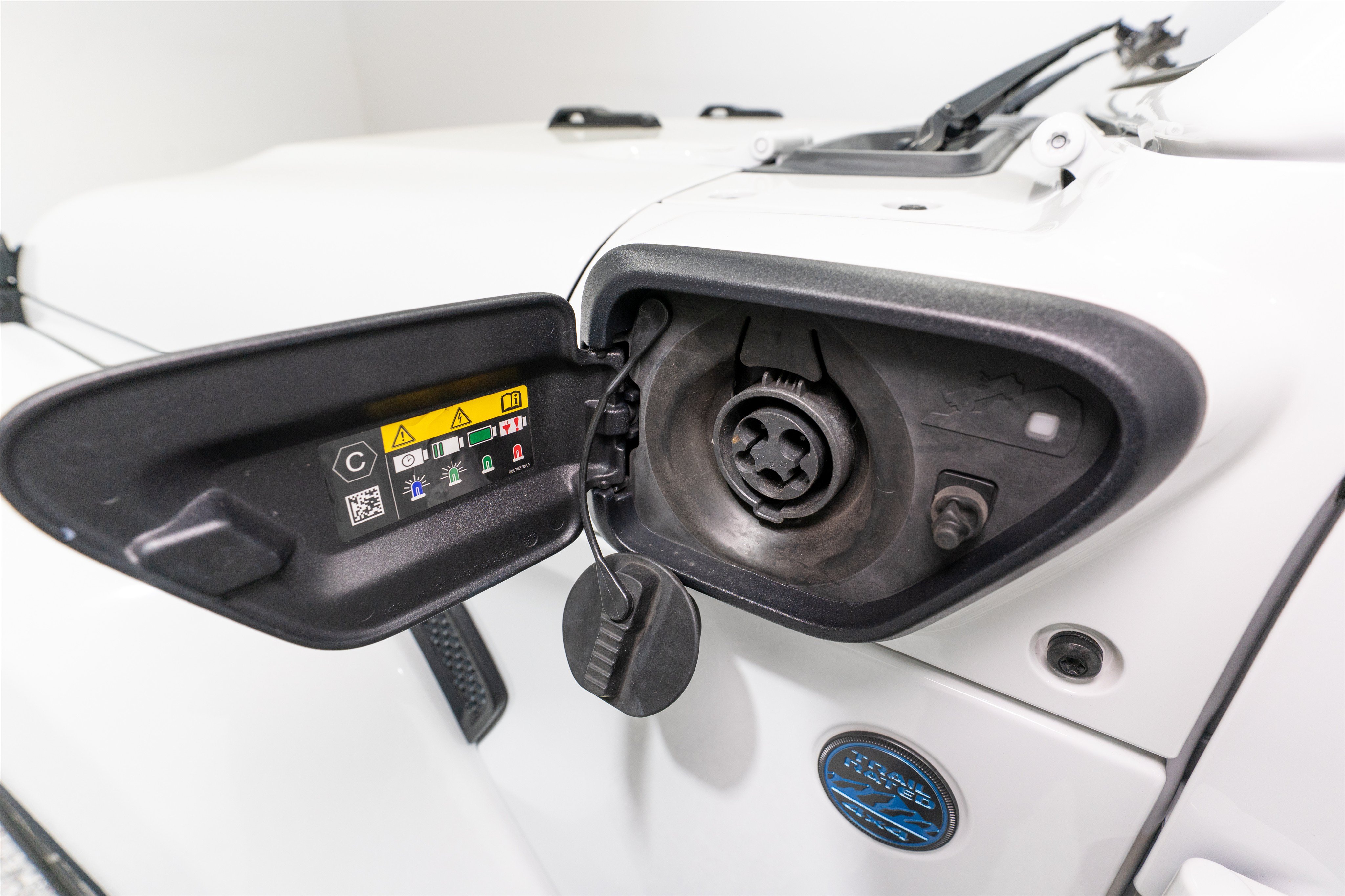 Used 2024 Jeep Wrangler High Altitude AWD/4WD image 37