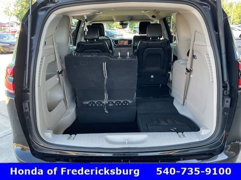 Used 2024 Chrysler Pacifica Touring-L FWD image 25