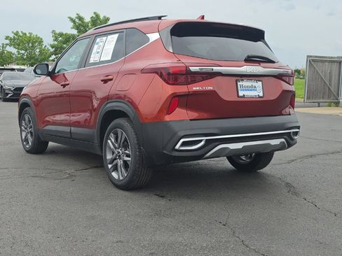 Used 2023 Kia Seltos S w/ Navigation Package FWD image 5