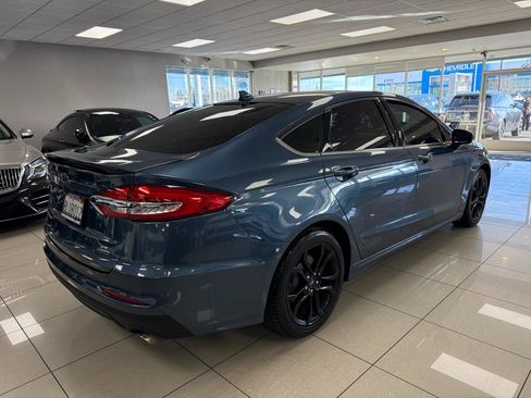 Used 2019 Ford Fusion SE w/ Equipment Group 151A image 2