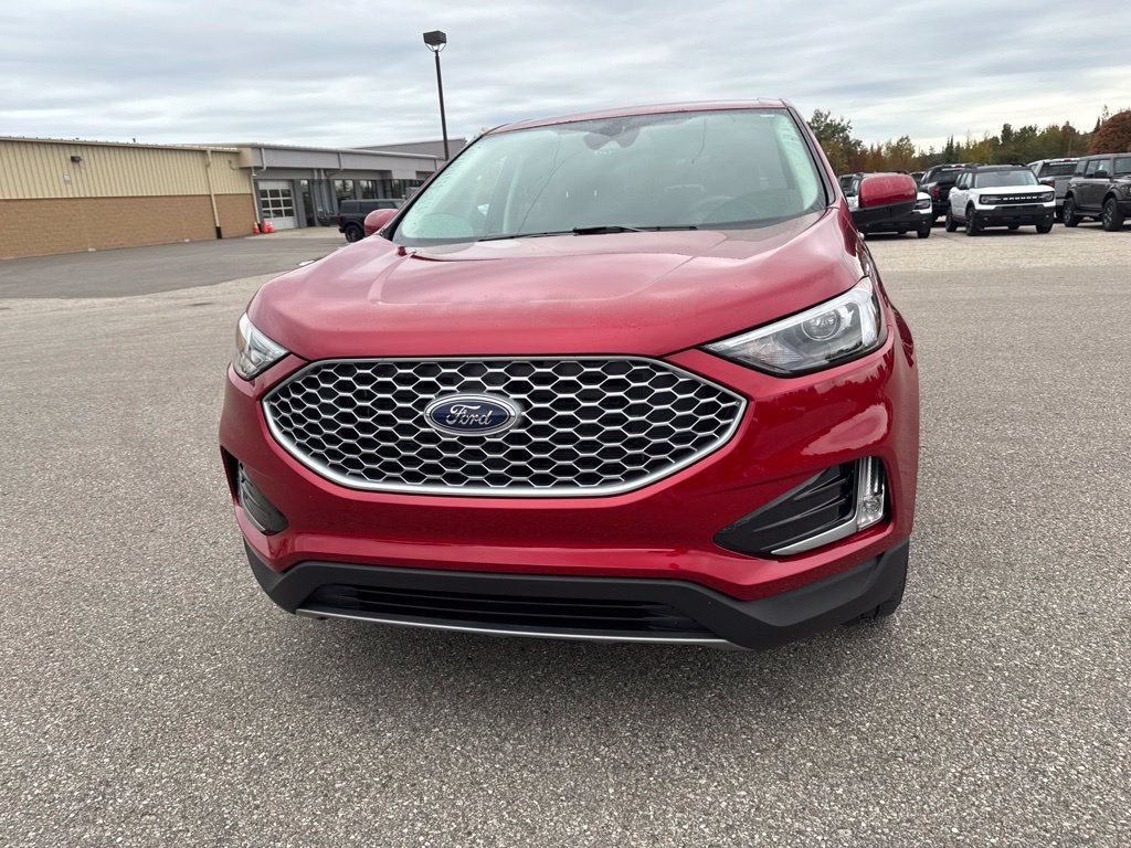 Used 2024 Ford Edge SEL w/ Convenience Package AWD/4WD image 3