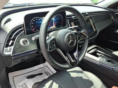 Used 2025 Mercedes-Benz E 350 4MATIC Sedan image 16