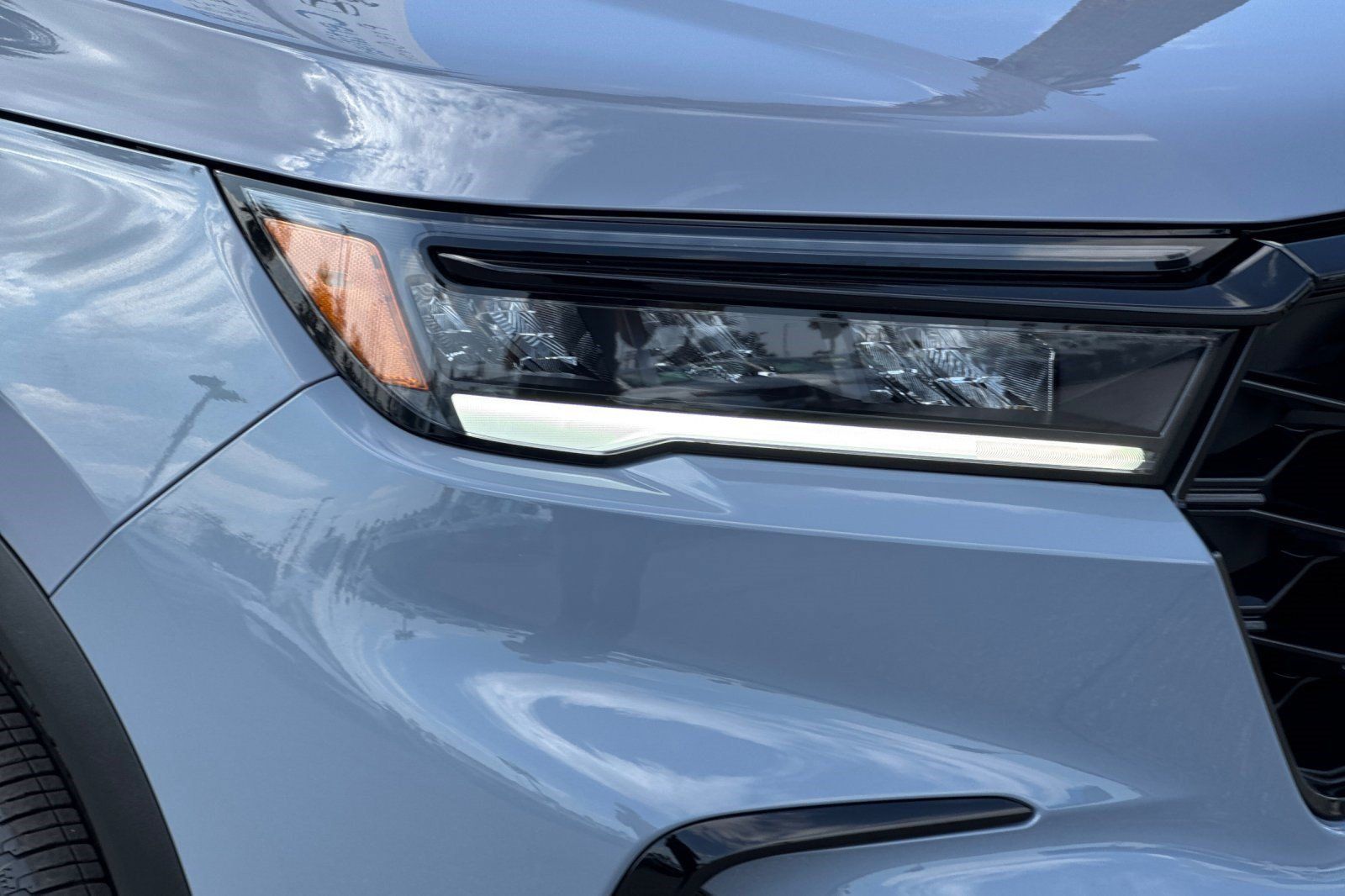 Certified 2025 Honda Pilot Black Edition image 12