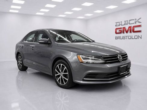 Used 2017 Volkswagen Jetta SE FWD image 5