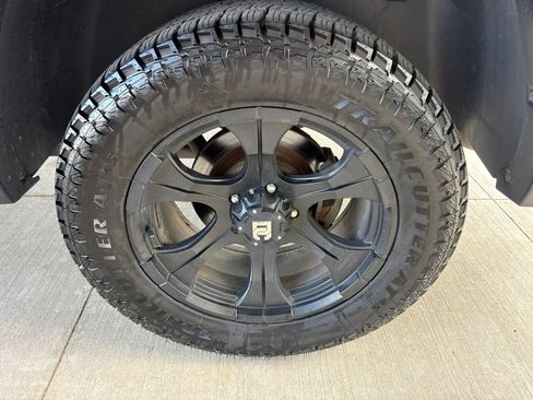 Used 2015 RAM 1500 Sport w/ Ignition Orange Sport Package AWD/4WD image 19