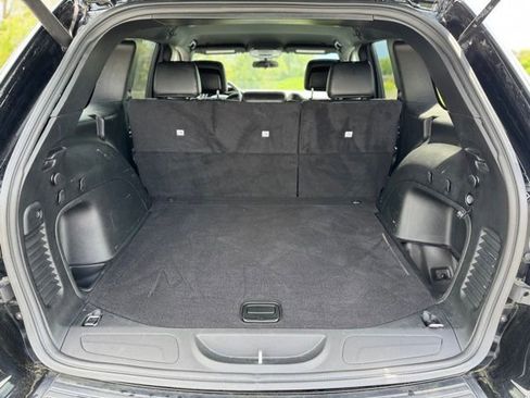 Certified 2021 Jeep Grand Cherokee Laredo X image 10