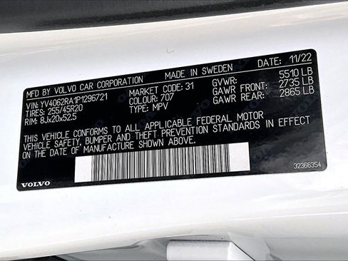 Certified 2023 Volvo XC60 B6 Ultimate w/ Climate Package image 19