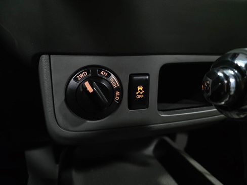 Used 2019 Nissan Frontier SV image 26