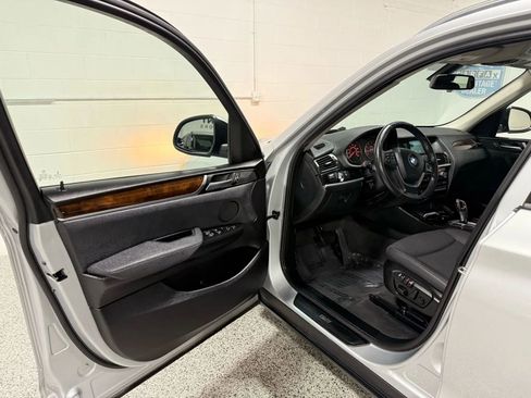 Used 2017 BMW X3 xDrive28i image 9