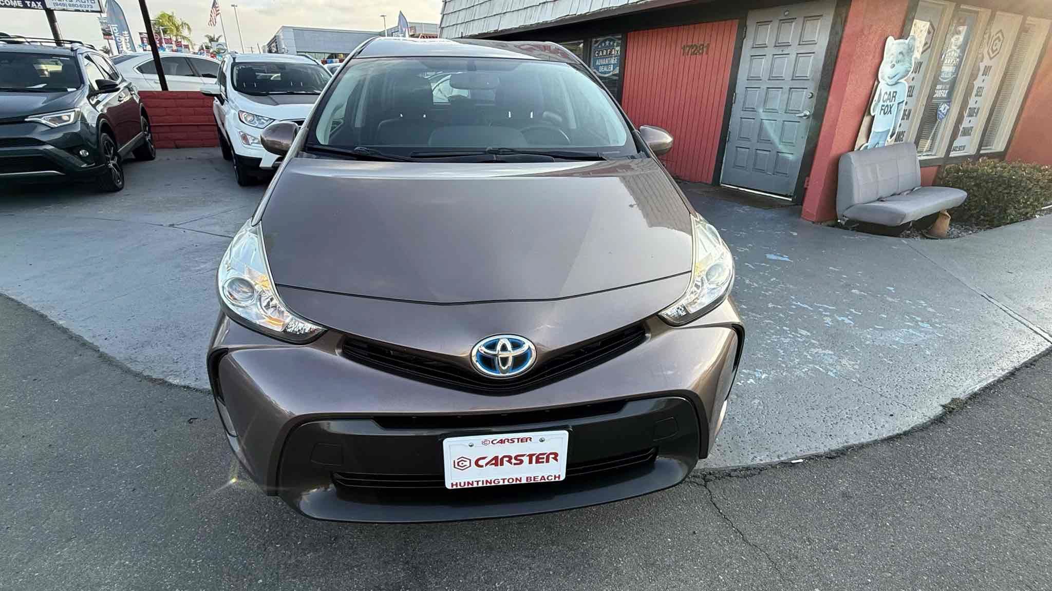 Used 2017 Toyota Prius V Four FWD image 2