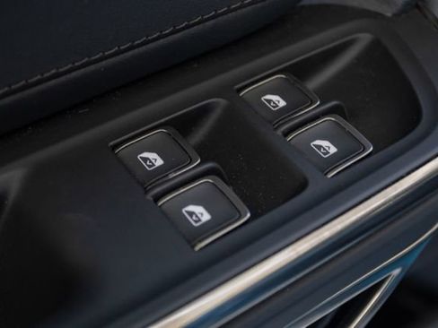 Used 2022 Rivian R1T Adventure image 22