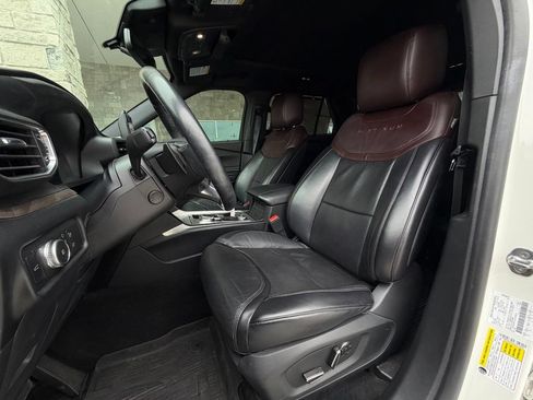 Used 2020 Ford Explorer Platinum w/ Premium Technology Package AWD/4WD image 6