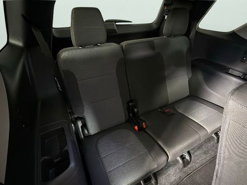 Used 2021 Chevrolet Traverse LS image 30