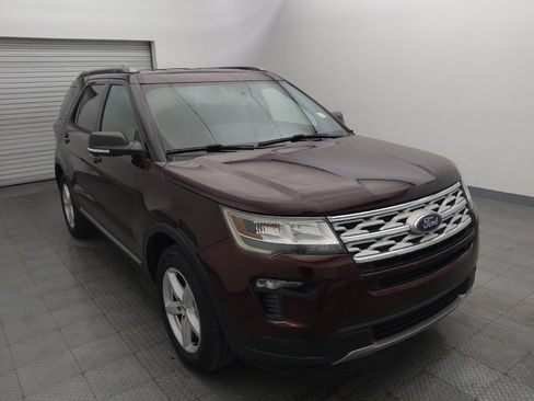 Used 2019 Ford Explorer XLT w/ Equipment Group 201A image 13