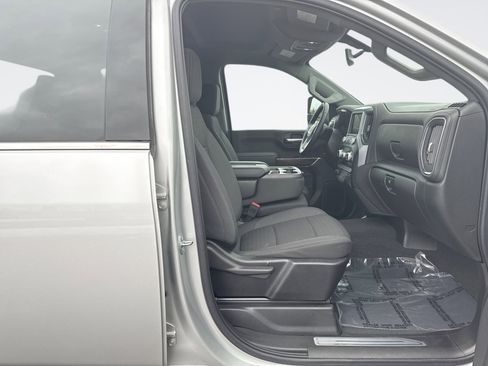Used 2023 GMC Sierra 2500 SLE w/ SLE Value Package; image 16