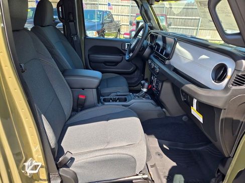 New 2025 Jeep Gladiator Willys image 5