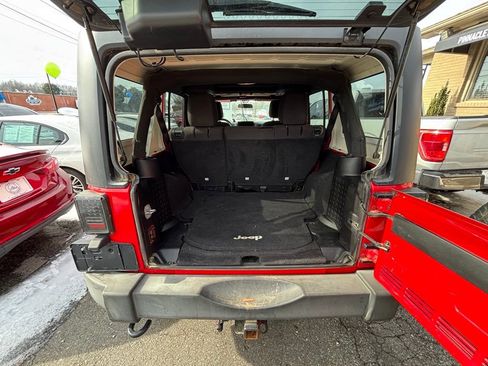 Used 2015 Jeep Wrangler Unlimited Sport w/ Connectivity Group image 9