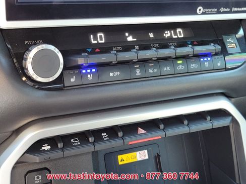 Used 2023 Toyota Tundra Platinum image 23