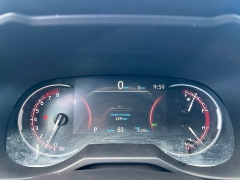 Used 2025 Toyota RAV4 XLE AWD/4WD image 16