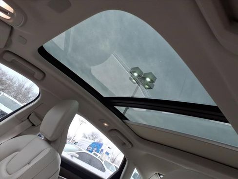 Used 2022 Volvo S90 B6 Inscription w/ Advanced Package image 10