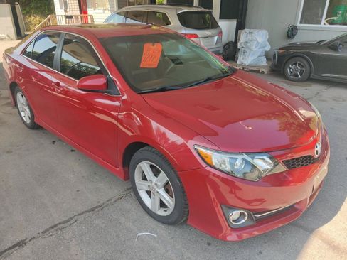 Used 2014 Toyota Camry SE FWD image 8