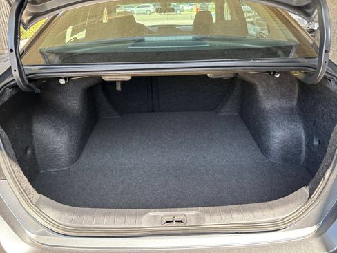 Used 2025 Nissan Altima 2.5 SV FWD image 32