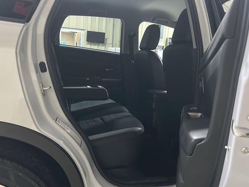 Used 2024 Mitsubishi Outlander Sport SE image 14